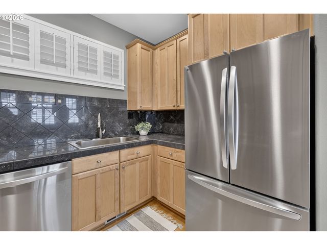 2527 Nw Stimpson Ln, Portland, OR 97229