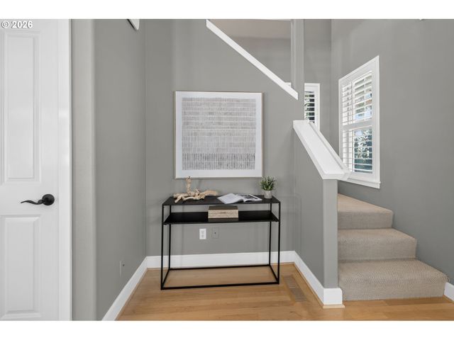2527 Nw Stimpson Ln, Portland, OR 97229