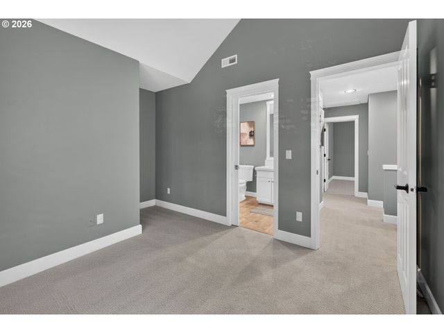 2527 Nw Stimpson Ln, Portland, OR 97229