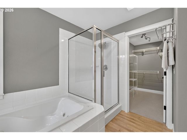 2527 Nw Stimpson Ln, Portland, OR 97229