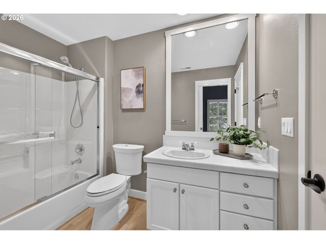 2527 Nw Stimpson Ln, Portland, OR 97229