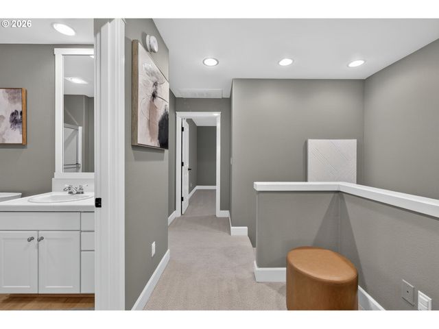 2527 Nw Stimpson Ln, Portland, OR 97229