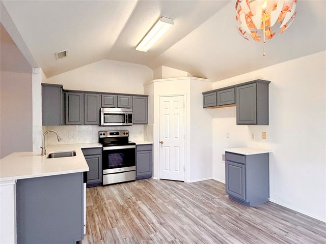 619 Douglas Drive, Mansfield, TX 76063