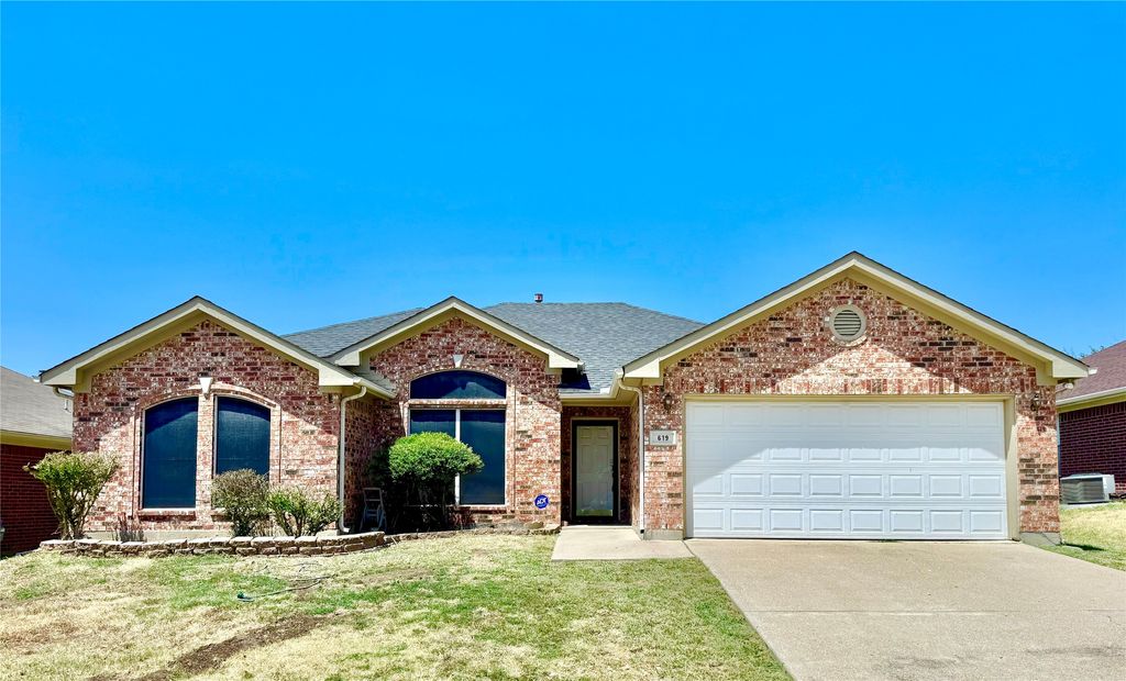 619 Douglas Drive, Mansfield, TX 76063