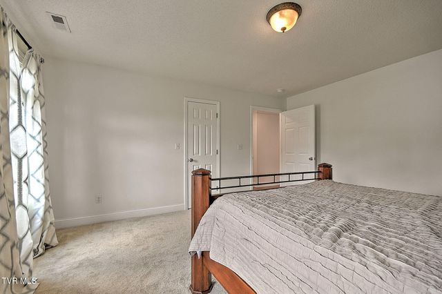 2007 Woodfern Place, Kingsport, TN 37660