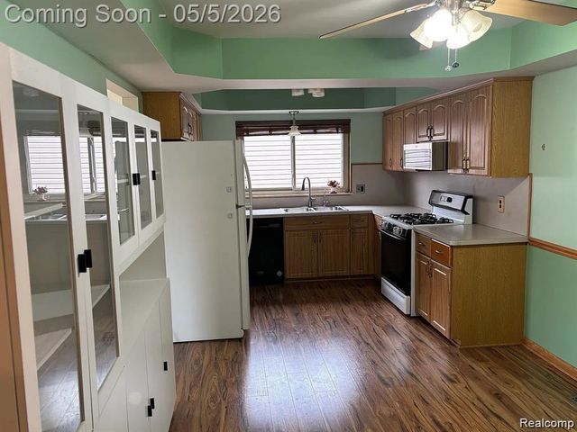 5855 Wedgewood Road, Canton Charter Township, MI 48187
