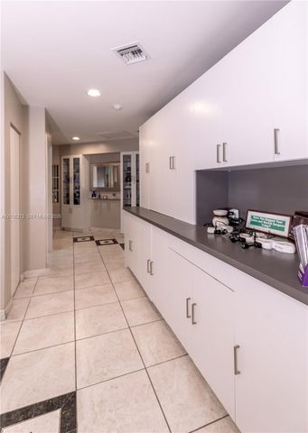7765 SW 87th Ave 212A, Miami, FL 33173