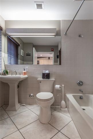 7765 SW 87th Ave 212A, Miami, FL 33173