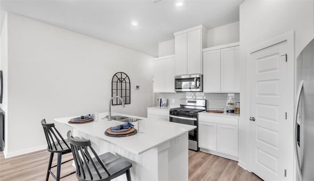 425 W Canada Drive, Farmington, AR 72730