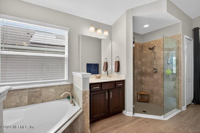 3167 SPOTTED BASS Lane, Jacksonville, FL 32226