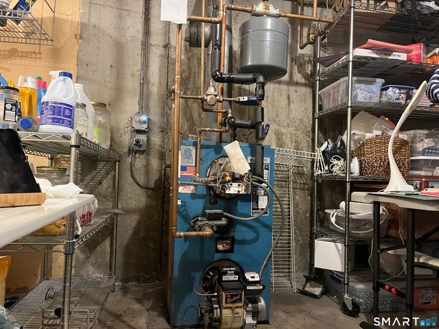 12 Woodedge Avenue, Waterbury, CT 06706