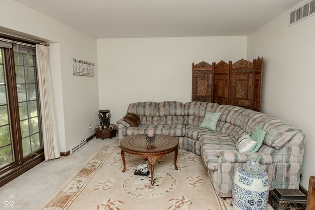 1958 W Twin Oaks Court, Crawfordsville, IN 47933