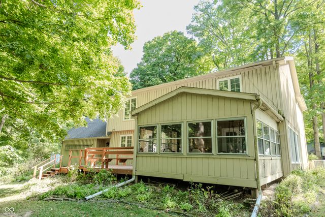 1958 W Twin Oaks Court, Crawfordsville, IN 47933