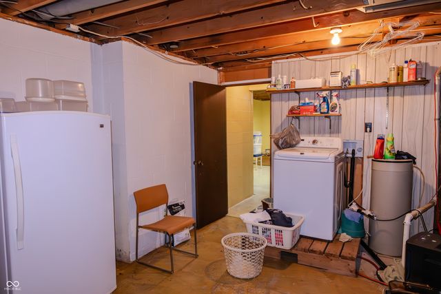 1958 W Twin Oaks Court, Crawfordsville, IN 47933