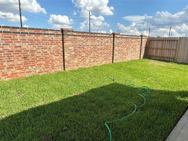 788 Lake Lacosta Drive, Katy, TX 77493