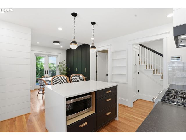 1720 Ne 25TH Ave, Portland, OR 97212