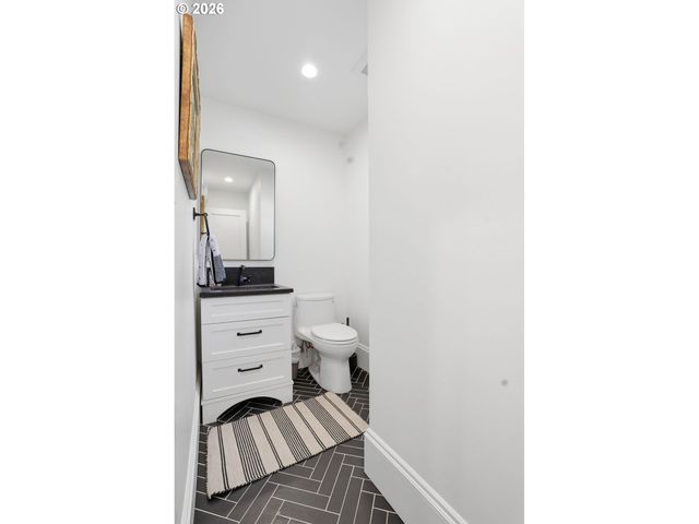 1720 Ne 25TH Ave, Portland, OR 97212
