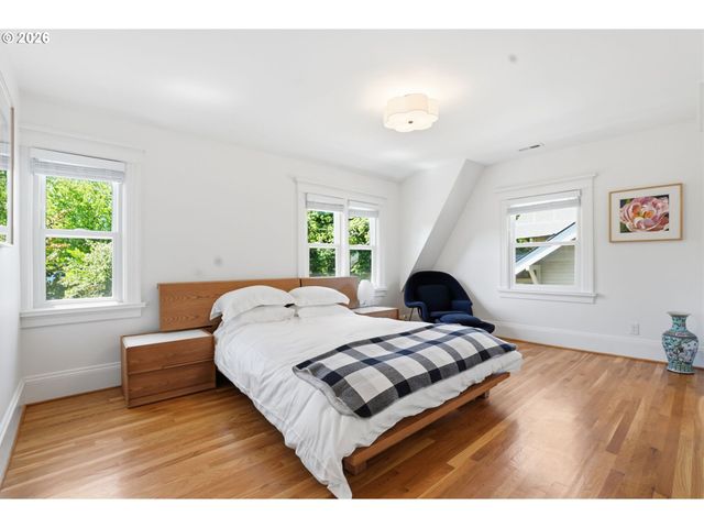 1720 Ne 25TH Ave, Portland, OR 97212