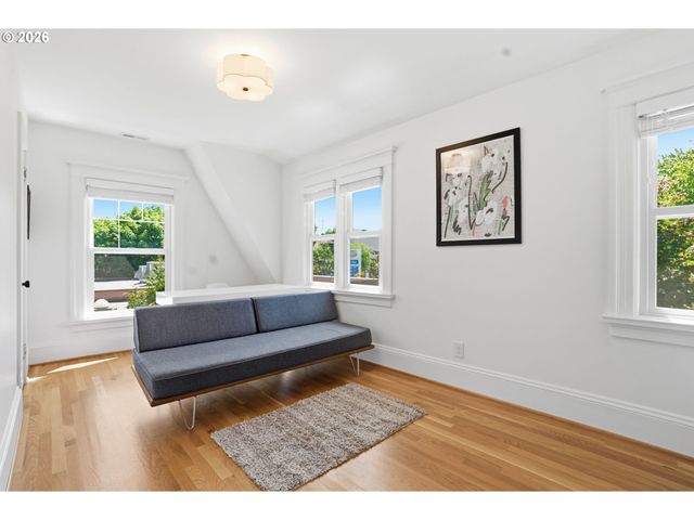 1720 Ne 25TH Ave, Portland, OR 97212