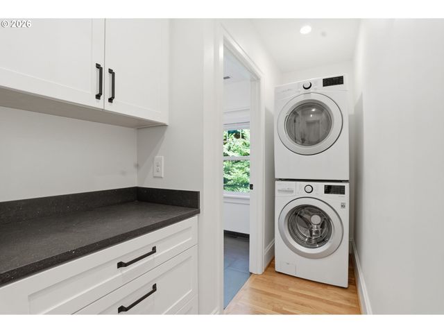 1720 Ne 25TH Ave, Portland, OR 97212