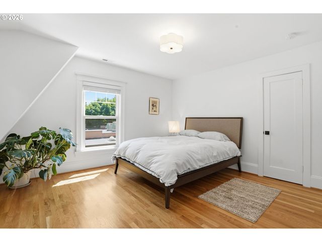 1720 Ne 25TH Ave, Portland, OR 97212