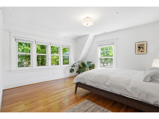 1720 Ne 25TH Ave, Portland, OR 97212