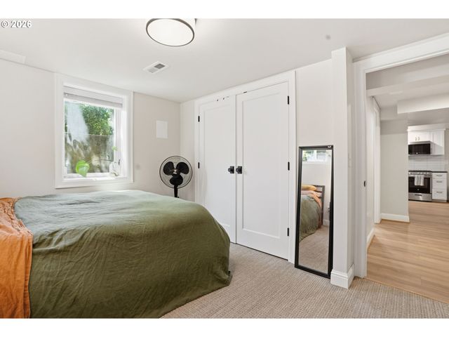 1720 Ne 25TH Ave, Portland, OR 97212