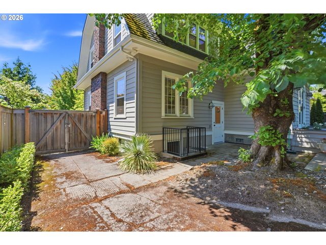 1720 Ne 25TH Ave, Portland, OR 97212