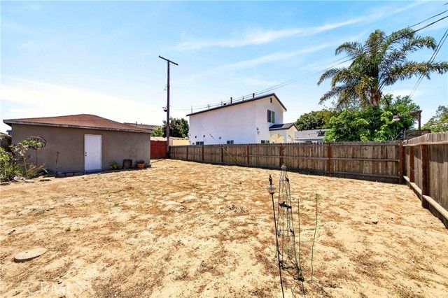 102 E Osgood, Long Beach, CA 90805