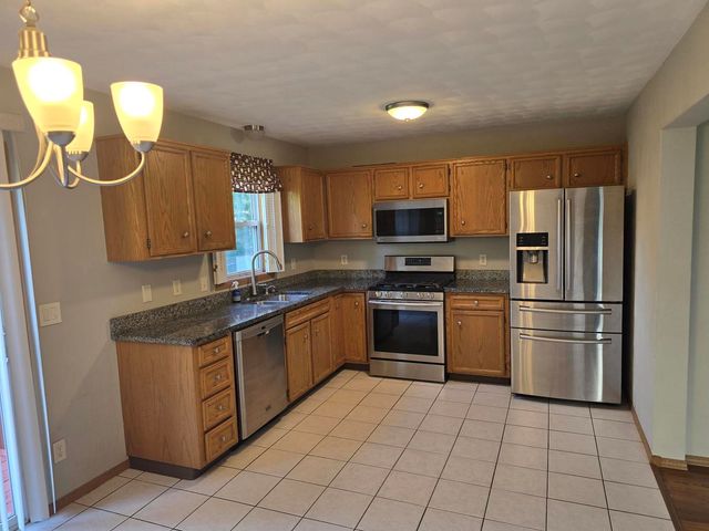 6585 SONOMA, Rockford, IL 61114