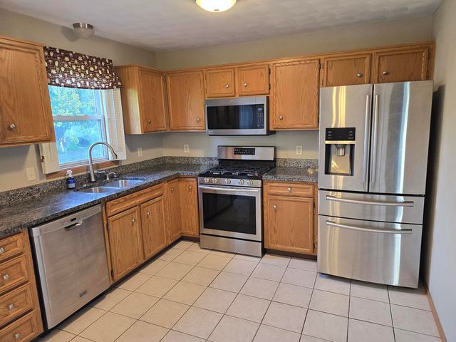6585 SONOMA, Rockford, IL 61114