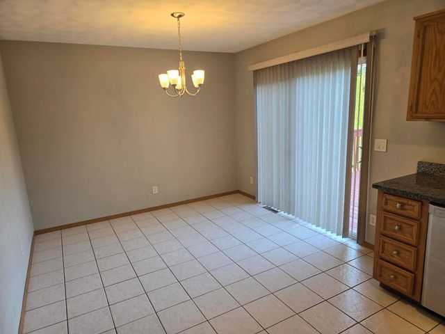 6585 SONOMA, Rockford, IL 61114