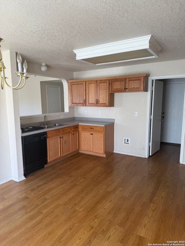 1230 Range Field, San Antonio, TX 78245