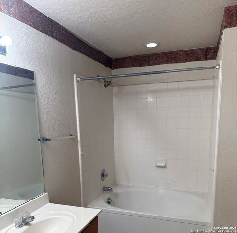 1230 Range Field, San Antonio, TX 78245