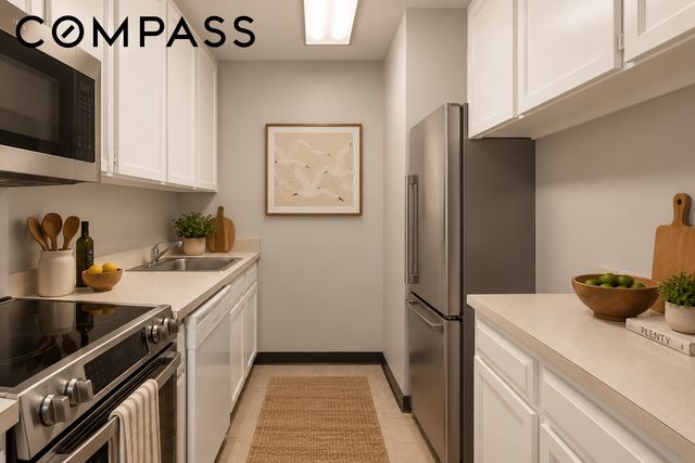 245 E 54th St Apt 21G, New York City, NY 10022