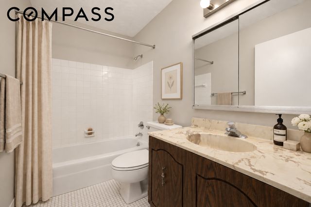 245 E 54th St Apt 21G, New York City, NY 10022
