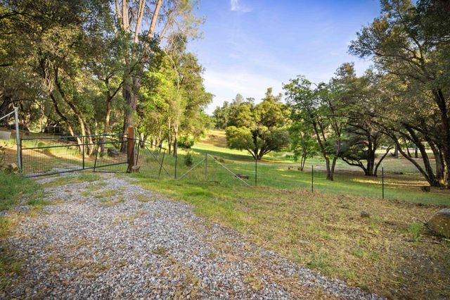 5025 Eco Ridge Rd, Placerville, CA 95667