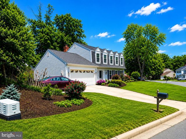 11830 PARLIAMENT DR, Woodbridge, VA 22192