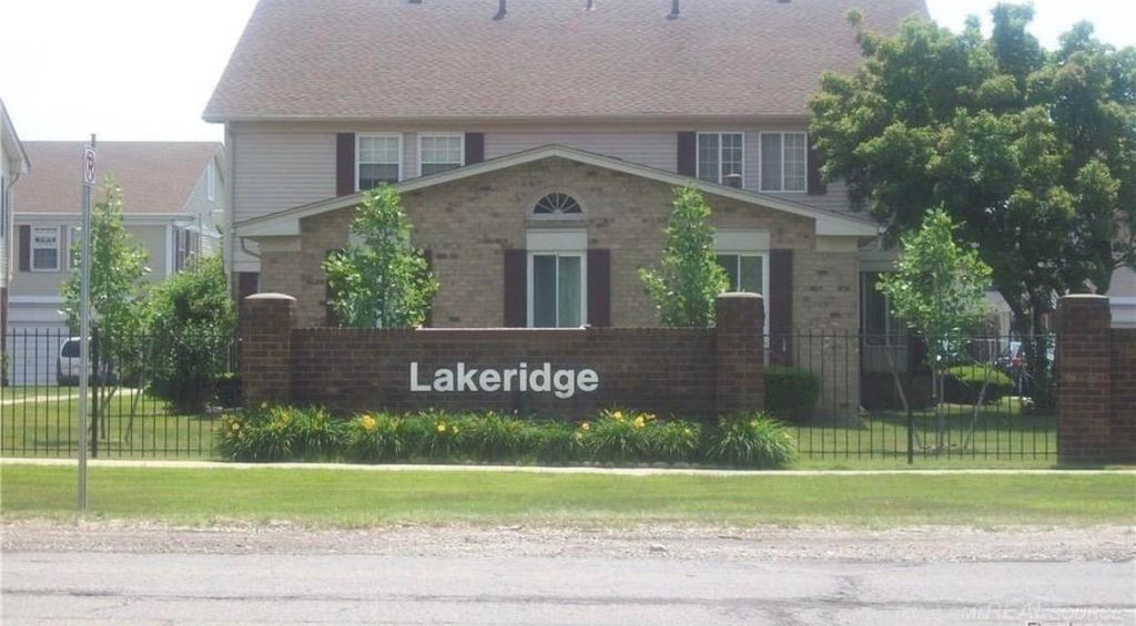 26070 N Lake Drive, Harrison Twp, MI 48036