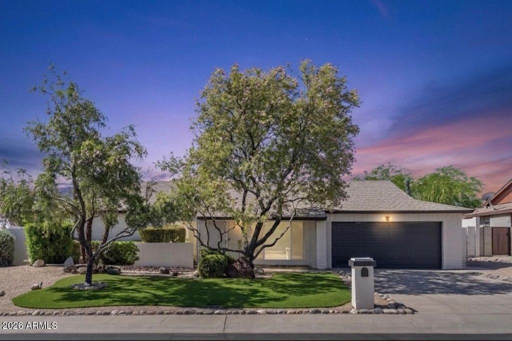 2347 E MESCAL Street, Phoenix, AZ 85028