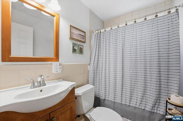 753A Broad Avenue A, Ridgefield, NJ 07657