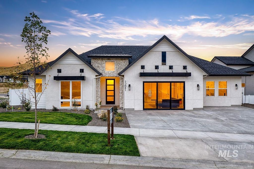 13641 N Sage Grouse Pl, Boise, ID 83714