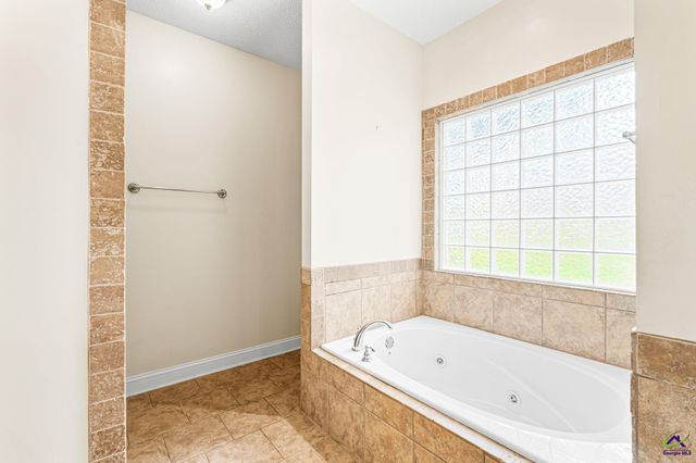 100 Briarmoor Drive, Warner Robins, GA 31088