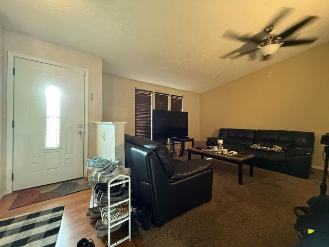 3814 Big Walnut Drive, Groveport, OH 43125