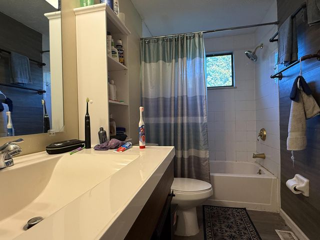 3814 Big Walnut Drive, Groveport, OH 43125