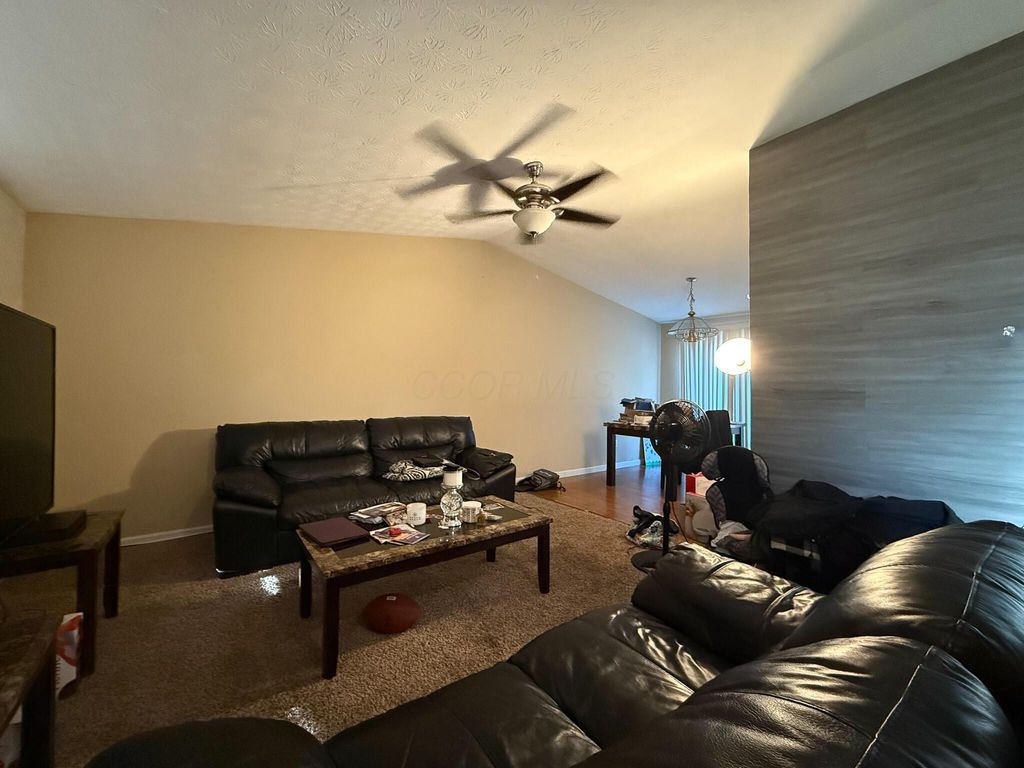 3814 Big Walnut Drive, Groveport, OH 43125