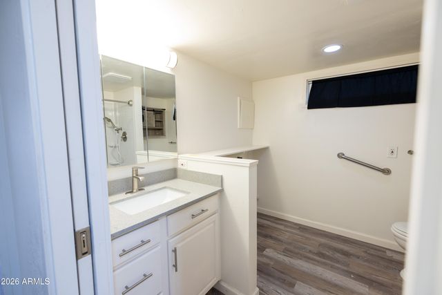 535 S ALMA SCHOOL Road 17, Mesa, AZ 85210