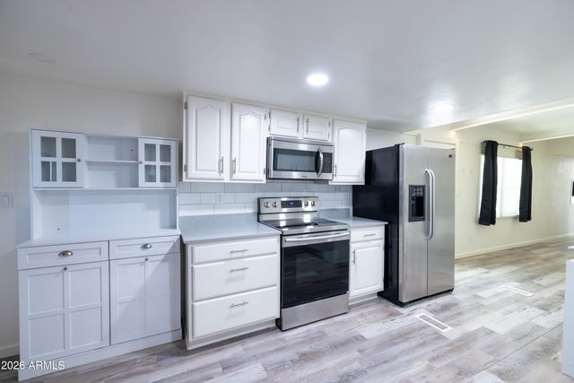 535 S ALMA SCHOOL Road 17, Mesa, AZ 85210