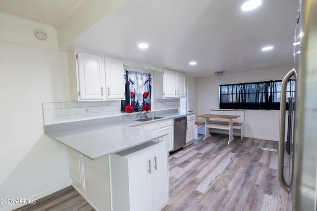 535 S ALMA SCHOOL Road 17, Mesa, AZ 85210