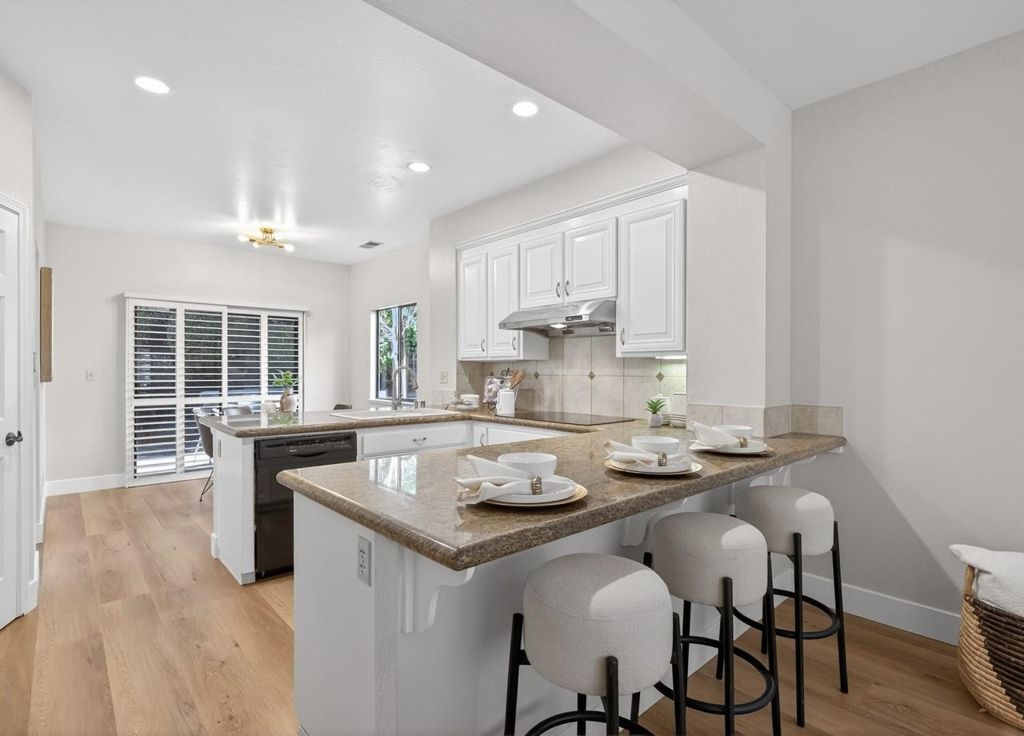 Image 18 of property listing at 455 455 Eagle Valley Way, Danville, CA 94506